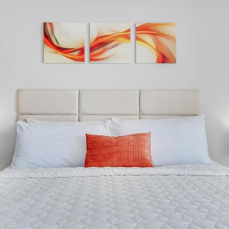 Beachfront Romantic Studio Escape W Perfect View 1212 미를 비치 외부 사진