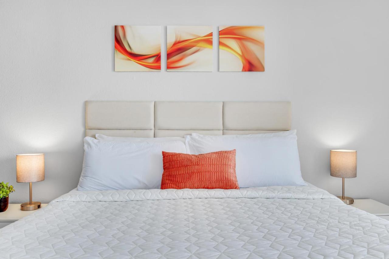 Beachfront Romantic Studio Escape W Perfect View 1212 미를 비치 외부 사진